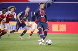 开云体育中国-摩纳哥队员在法国联赛中飒爽英姿