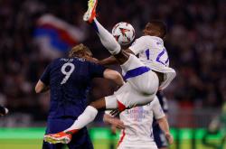 开云官网-安联竞技战胜对手，里昂主场战平