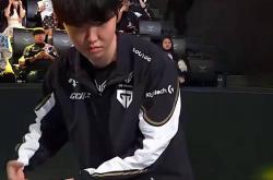 开云体育-FNC横扫HLE，Chovy拿下关键大龙小组赛3:2（上海）