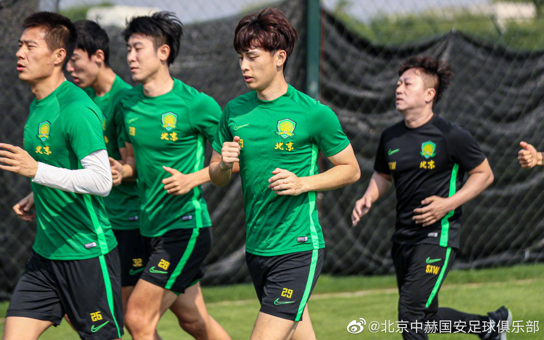 包含针对国内外比赛，北京国安调整训练计划的词条