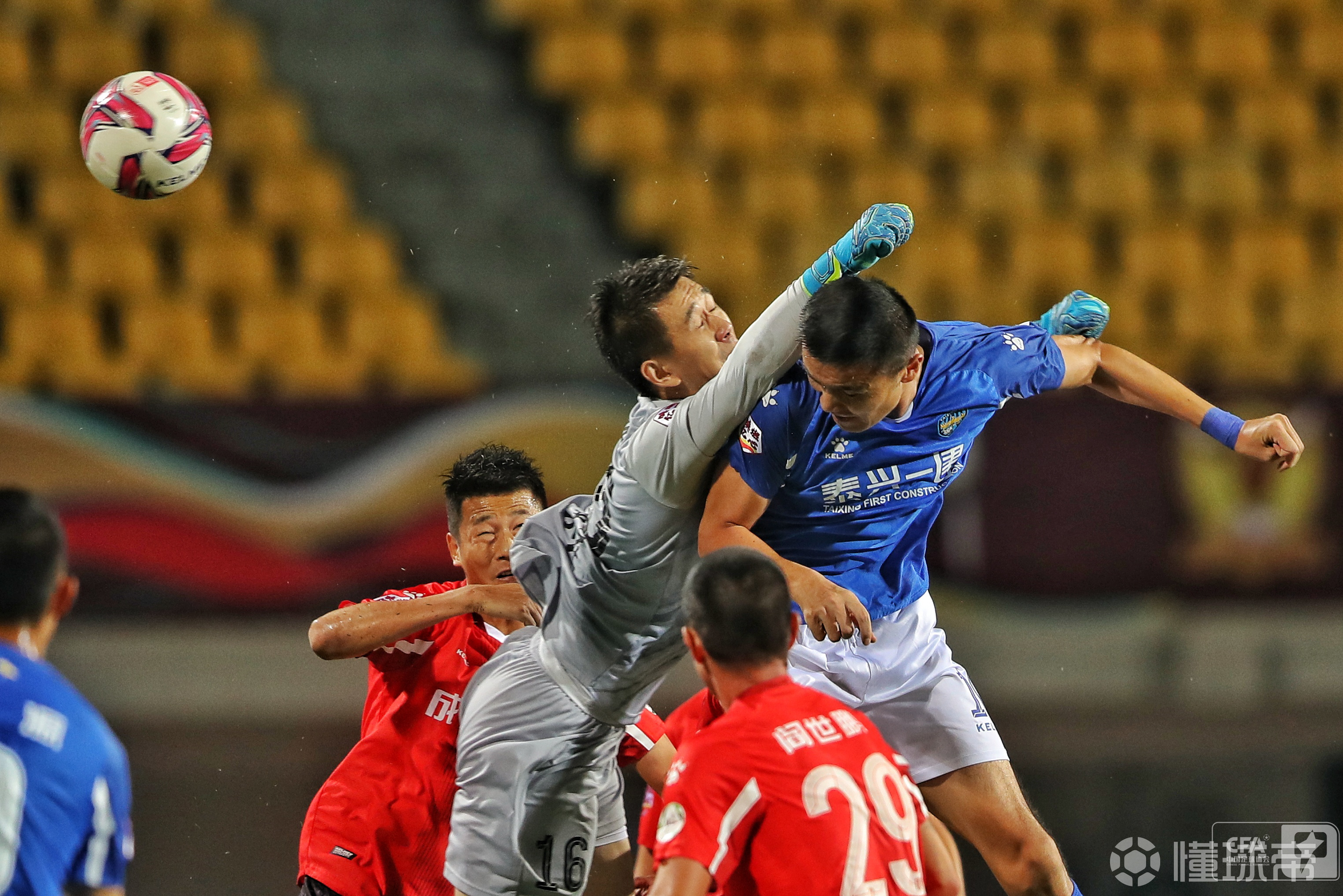 国家队全力以赴，赢得难得的胜利