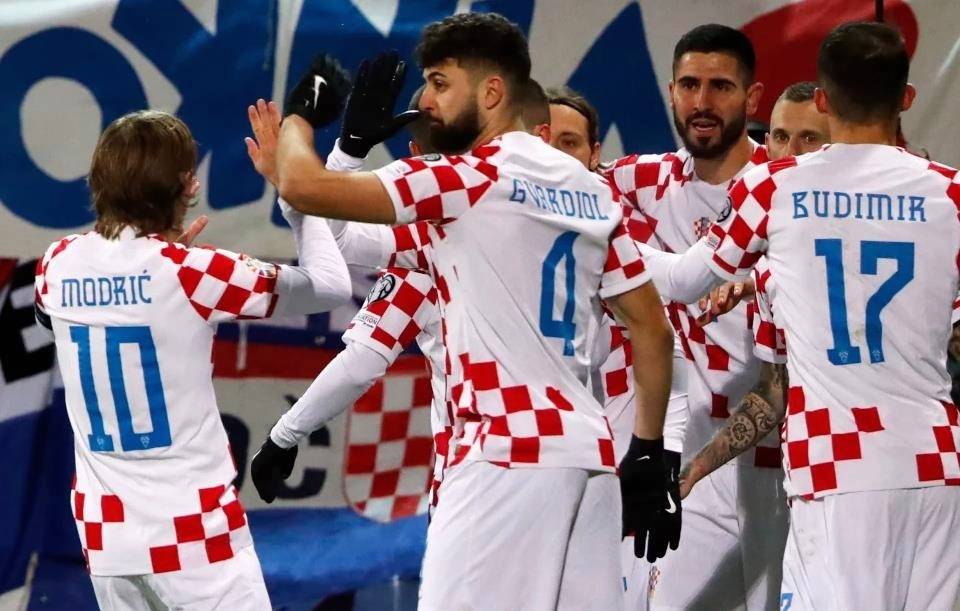 欧洲杯小组赛决战悬疑不定，强队备战