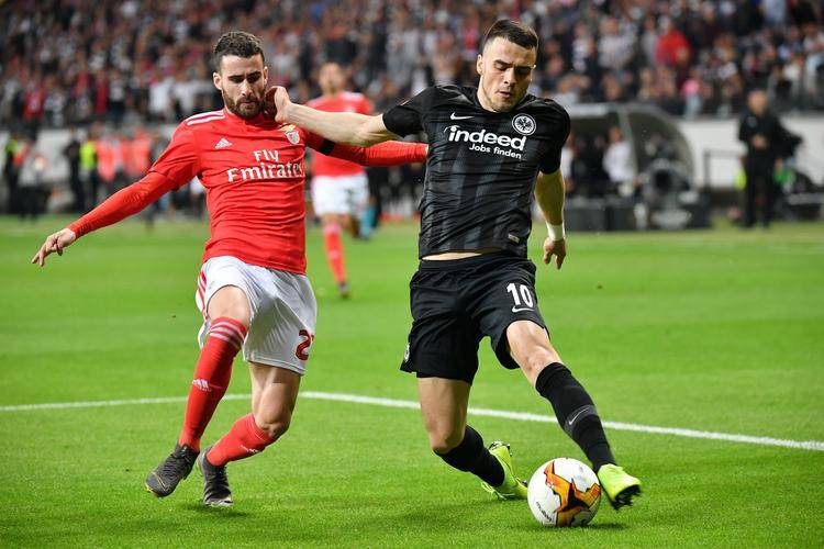 法兰克福客场战平霍芬海姆,保持不败纪录的简单介绍 法兰克福客场战平霍芬海姆,保持不败纪录的简单介绍