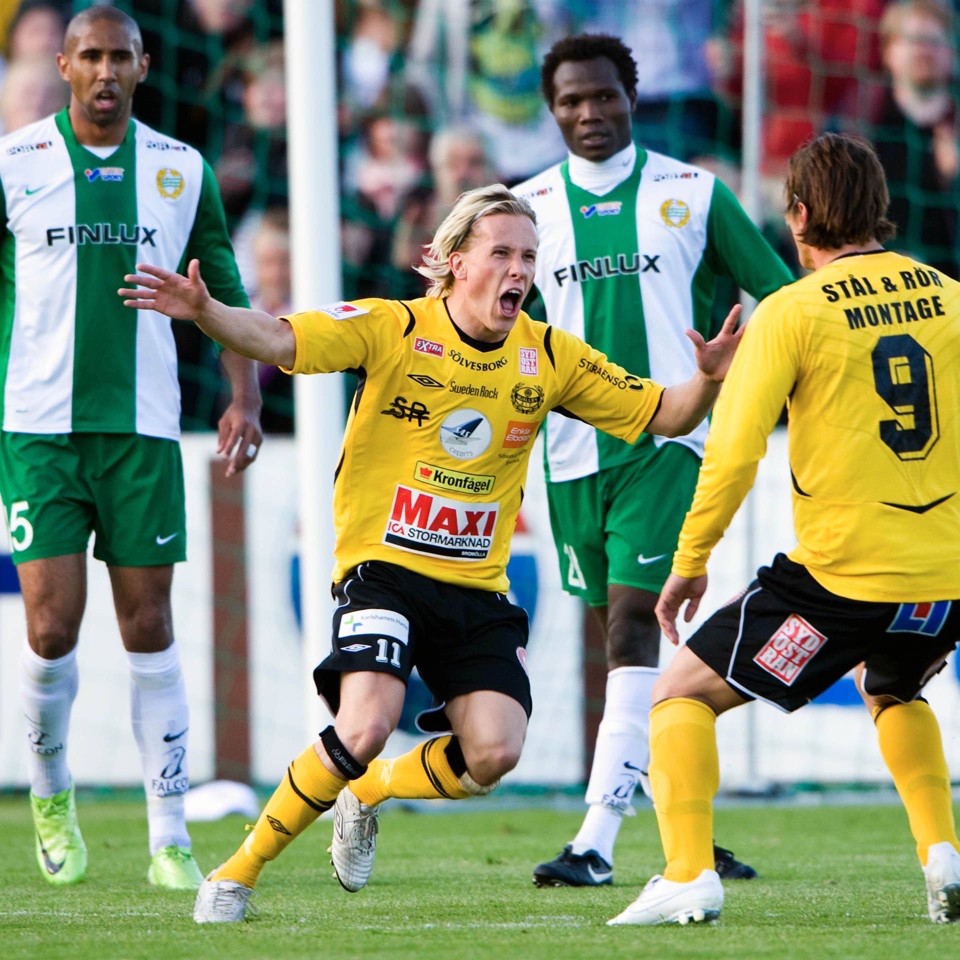 足球强弱对比明显,胜负之争激烈 足球强弱对比明显,胜负之争激烈