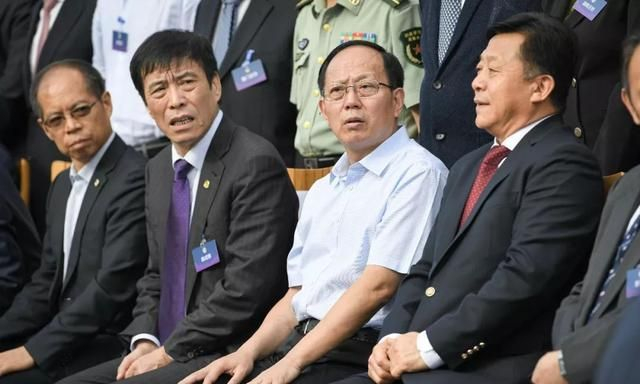 小组赛第一通过千辛万苦晋级