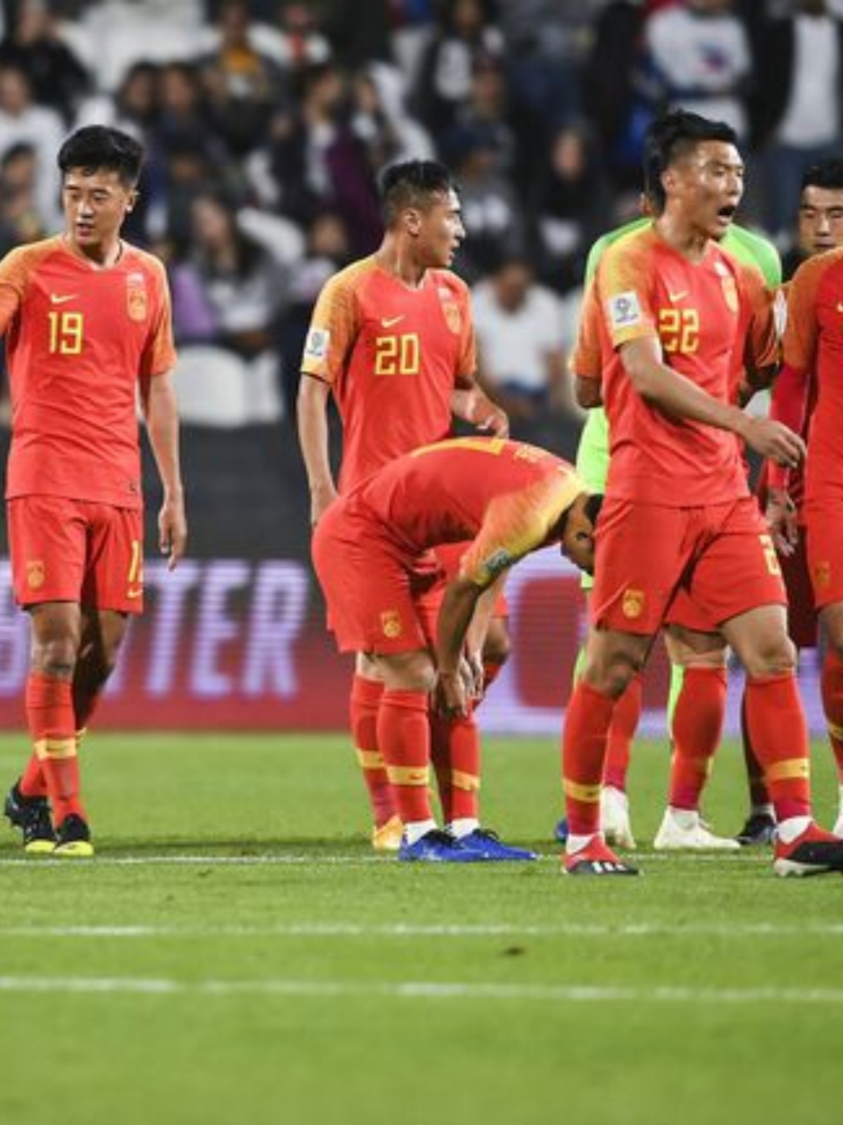 包含爆冷！橄榄球强队意外出局震惊全场的词条