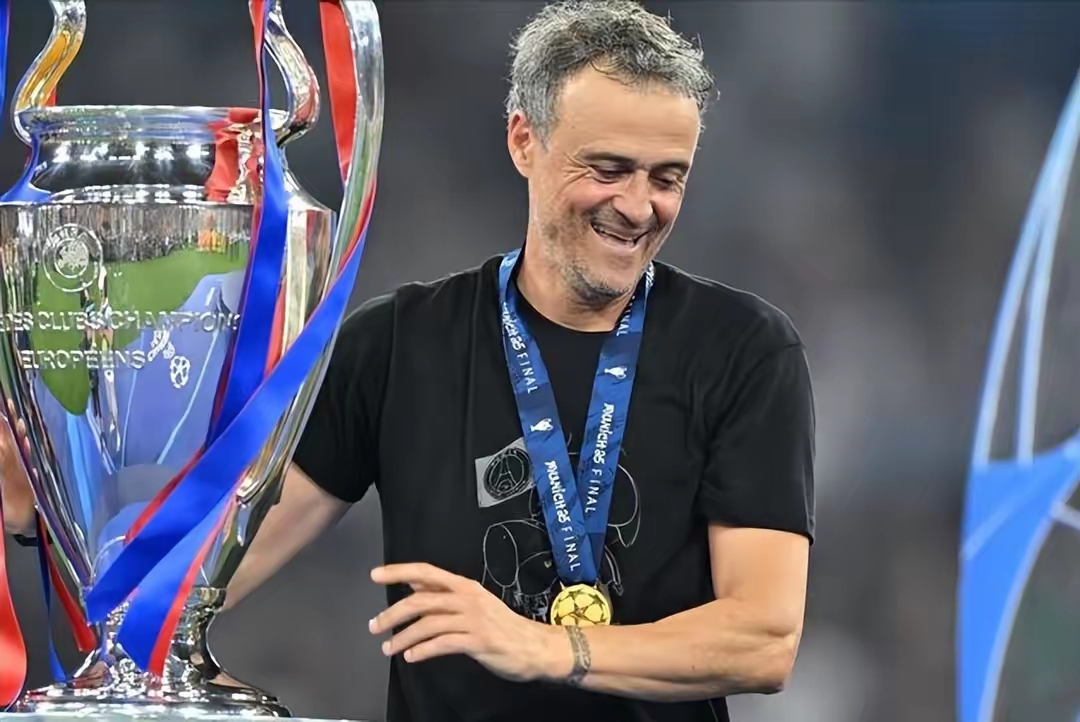 包含欧洲杯队主教练发声，誓言带队登顶的词条